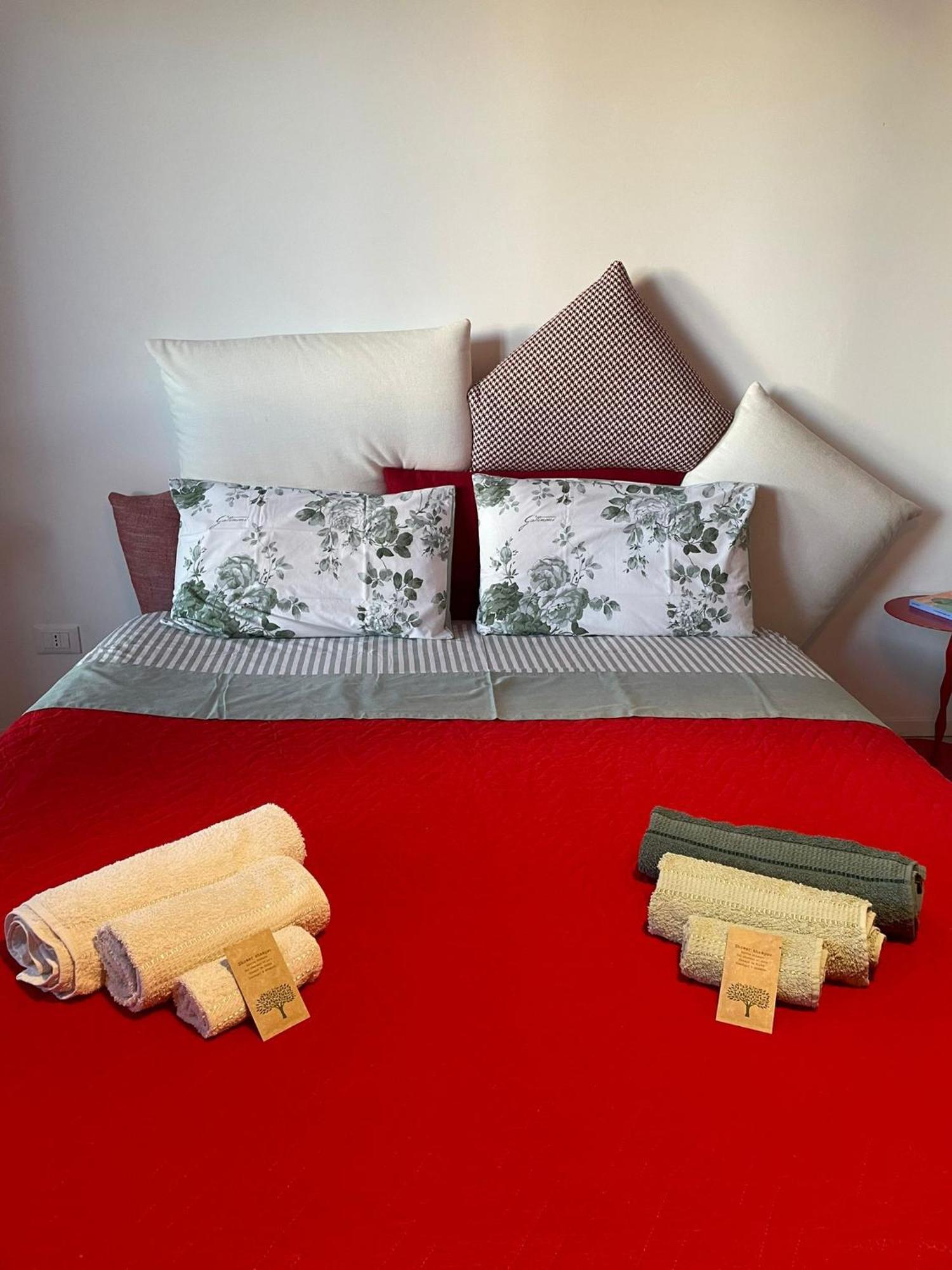 Il Dettaglio Rosso Appartement Livorno Buitenkant foto